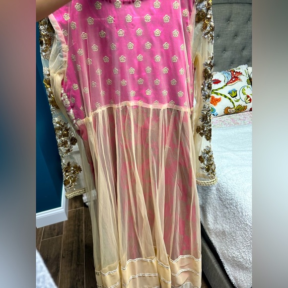 Brand new Pakistani dress with pink dupatta Large frock style - Picture 5 of 5
